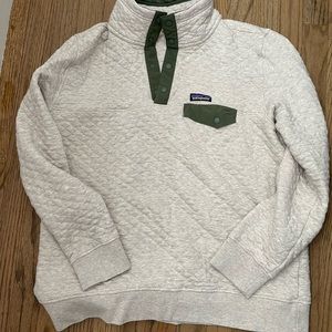 Patagonia pullover. Never worn. Size XL
